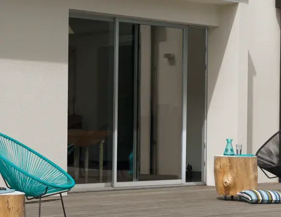 Fenêtre coulissante pour volet roulant