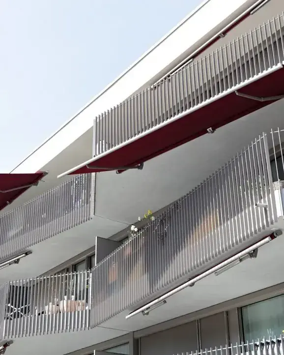 store banne sur balcon